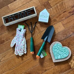 NWOT Garden Bundle, Hand Rake, Hand Trowel and Wood Decorations, and gloves.
